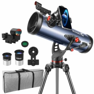 Reflector telescope with accessories and carrying case